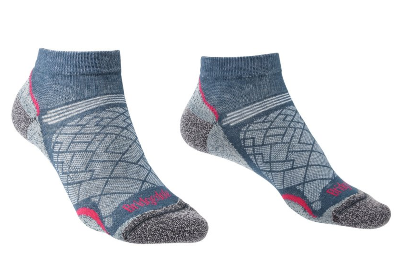 Ponožky Bridgedale Hike Ultralight T2 Coolmax Performance Low Women's dark denim/136